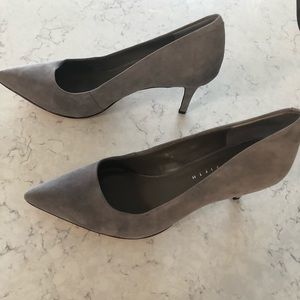 Lord and Taylor Pumps